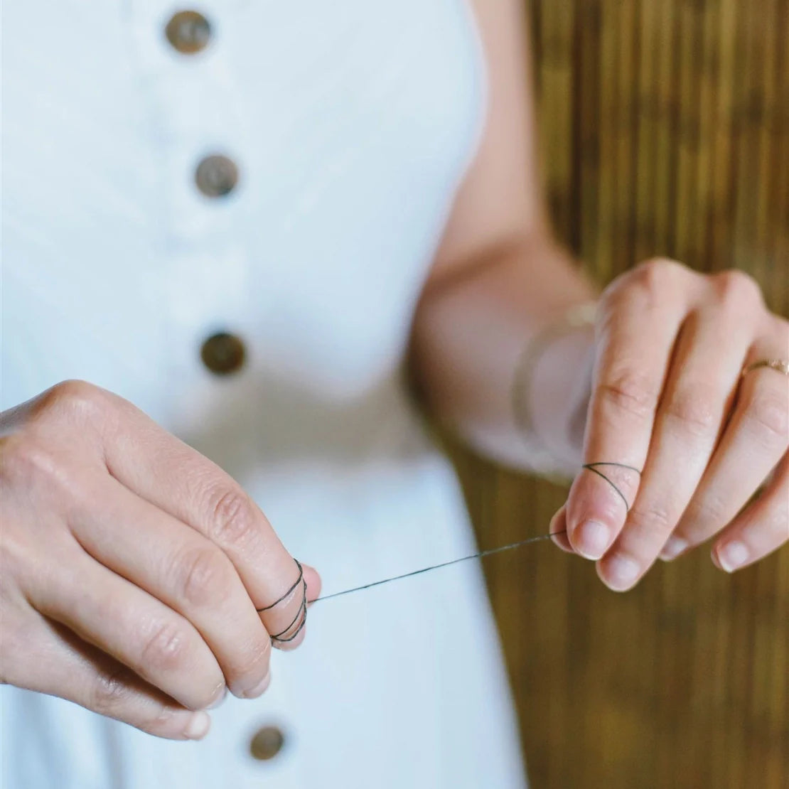 Biodegradable Charcoal Dental Floss – Refillable Stainless Steel Case