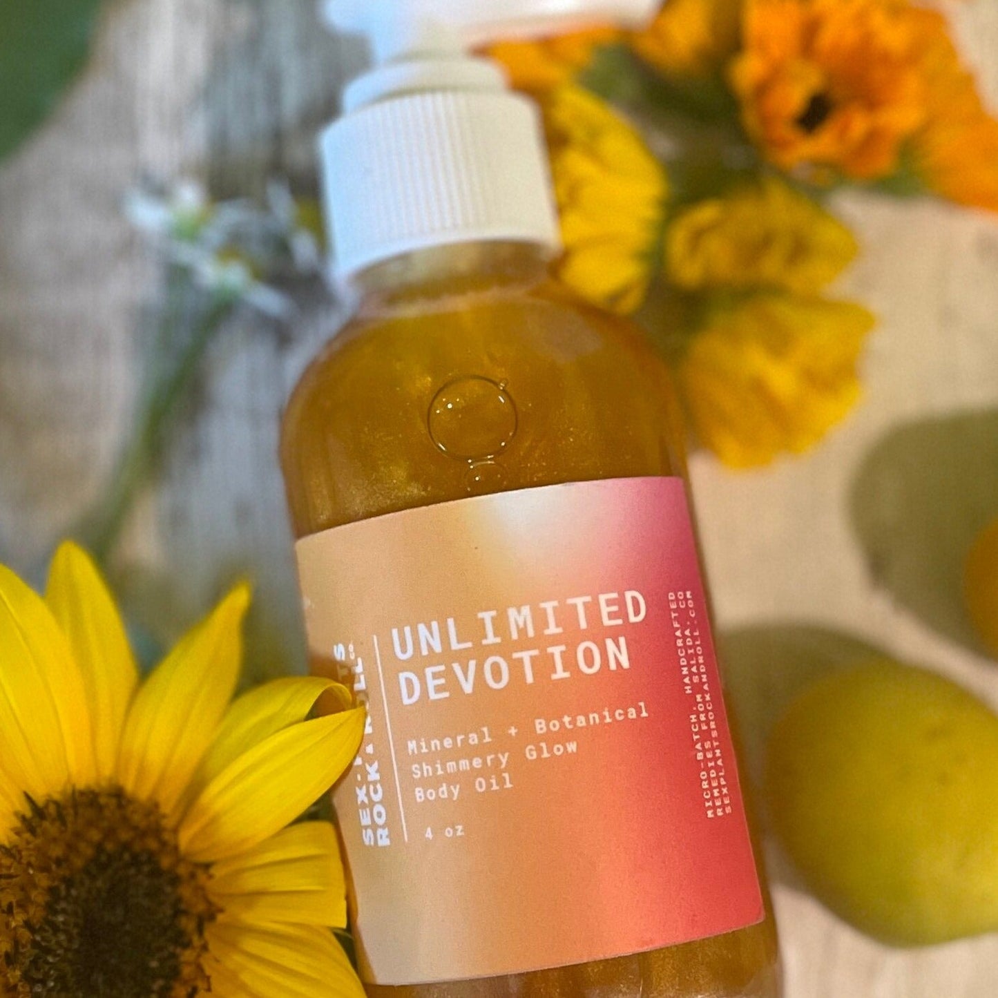 Unlimited Devotion - Shimmer Glow Body Oil