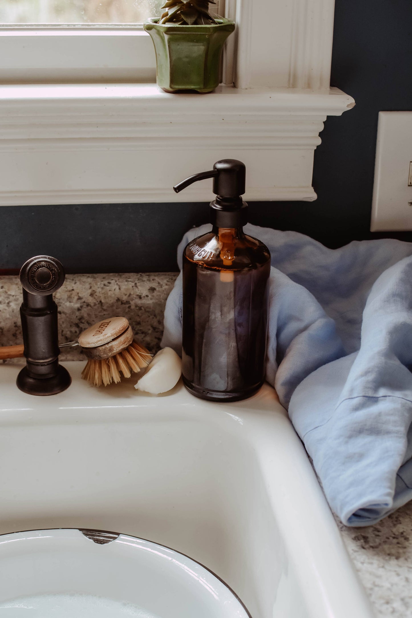 Bottle Pump Top Matte Black (Glass Jar not Included)