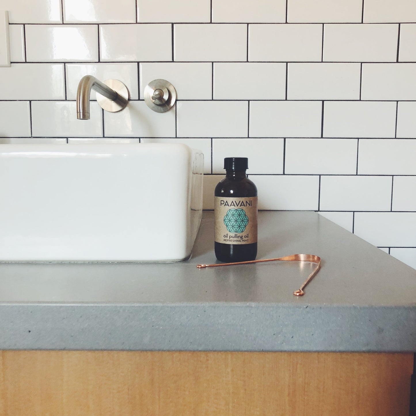 Mint Oral Care Ritual: Ayurvedic Oil Pulling & Tongue Cleaning