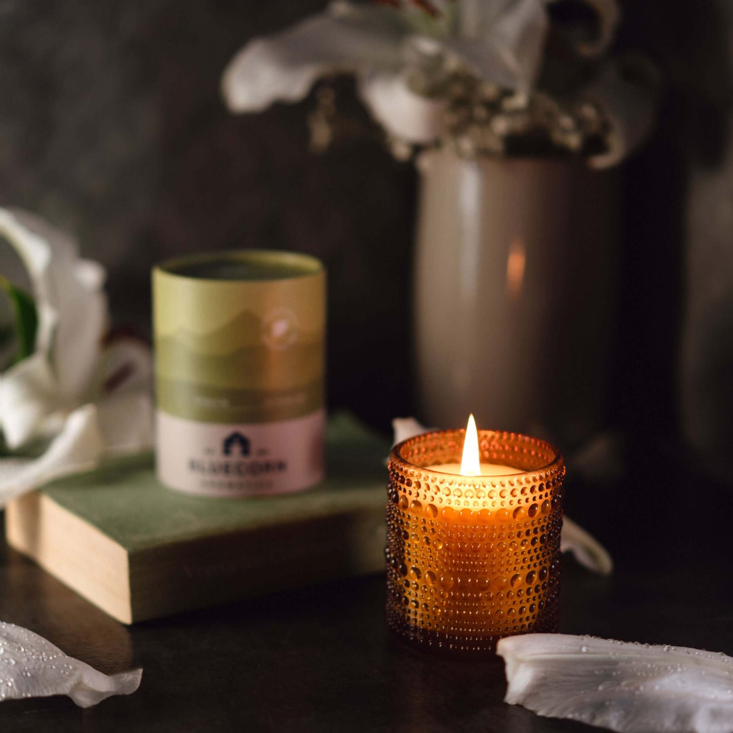 White Lily Scented Candle - Aromática