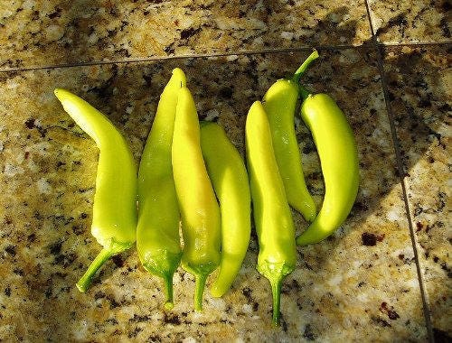 300 Hungarian Hot Wax/Hot Banana Pepper (Capsicum Annuum) Seeds