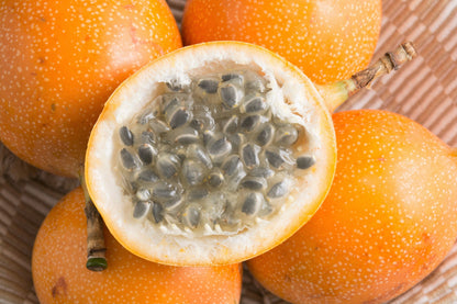 10 Sweet Granadilla/Yellow Passionfruit (Passiflora Ligularis) Seeds