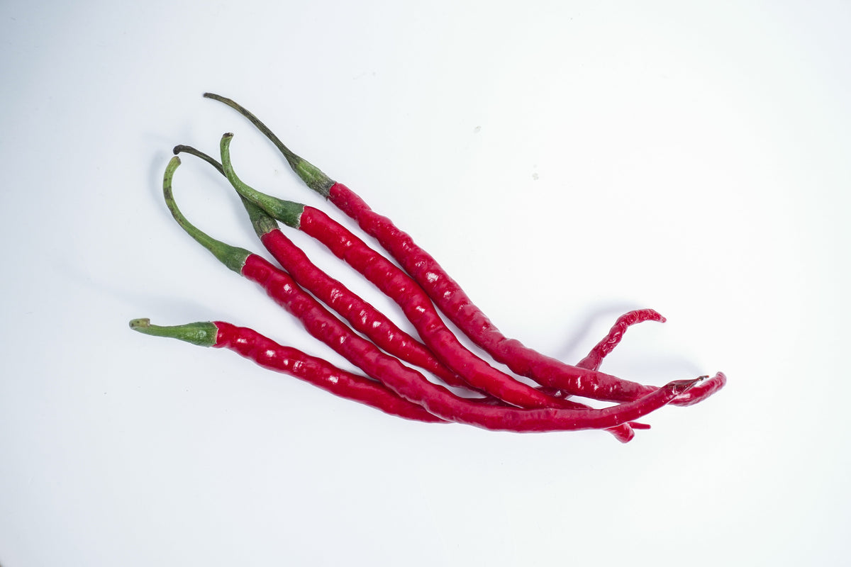 300 THIN CAYENNE PEPPER Hot Chili Long Green Red Slim Capsicum Vegetable Seeds