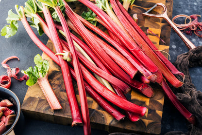 25 Victoria Rhubarb (Rheum Rhabarbarum) Seeds