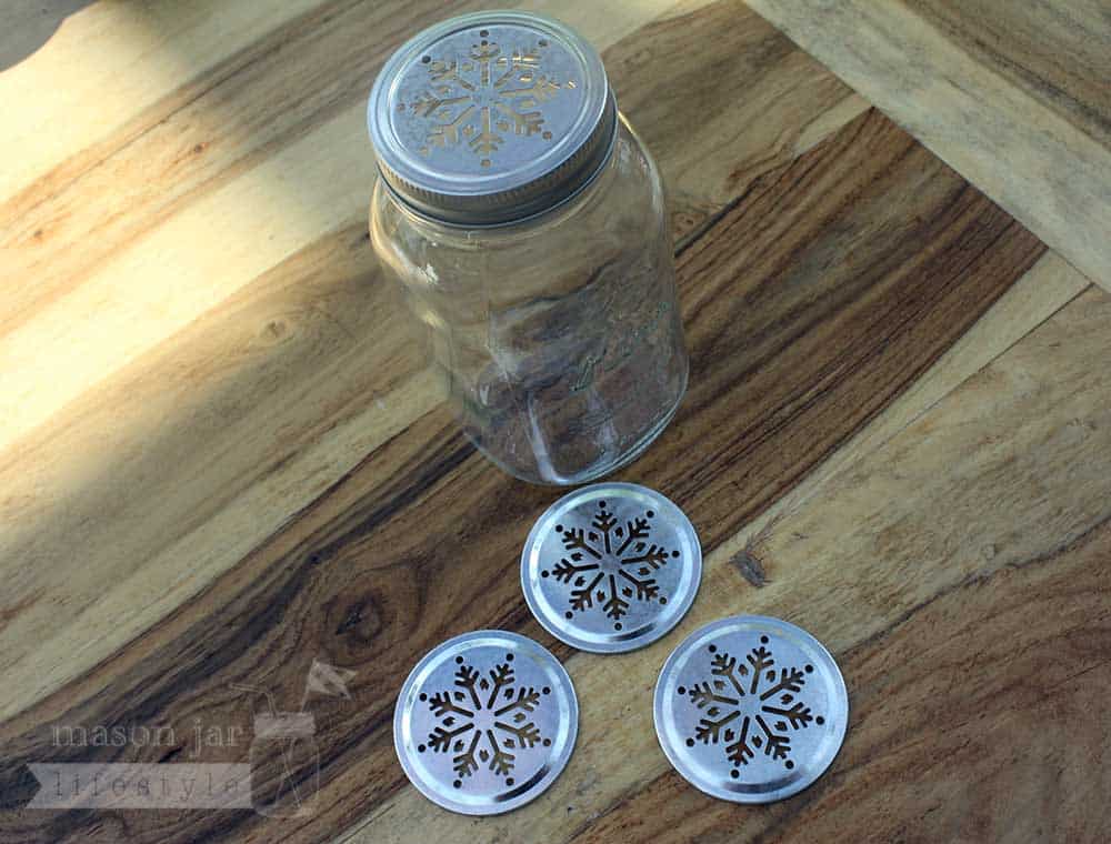 Snowflake Pattern Galvanized Metal Lid Insert for Mason Jars 10 Pack